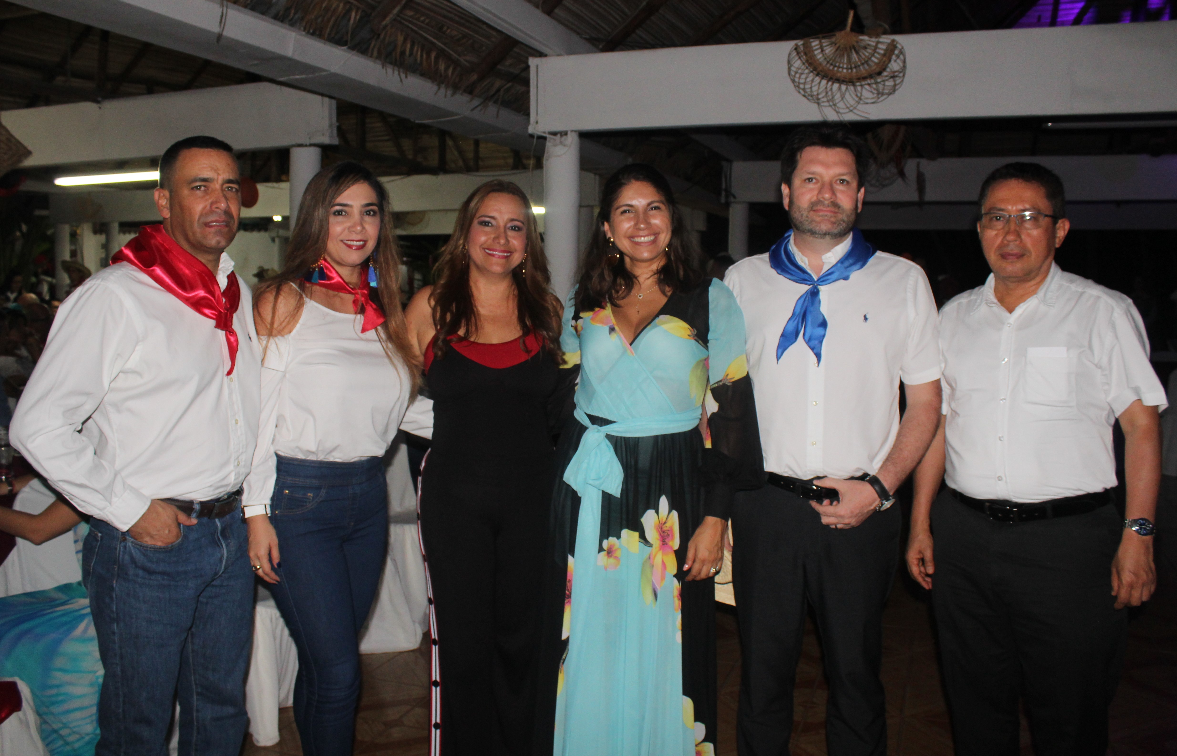 Oscar Rodríguez, comandante de la Novena Brigada del Ejército; María Fernanda Cuenca, Tatiana de Rincón, Mónica Corredor, José Luis Rincón y  Pedro León Reyes Gaspar, Rector de la Usco.